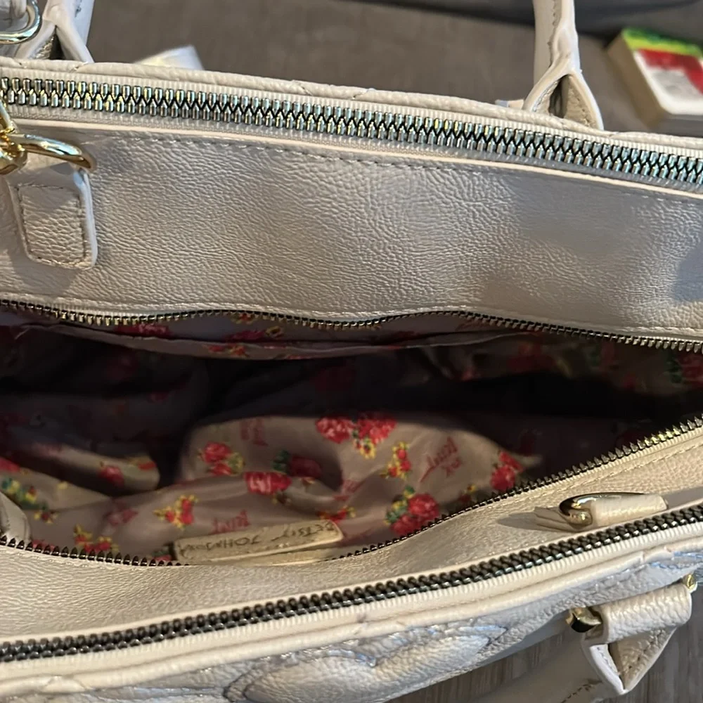 Betsey Johnson Be Mine White Quilted Heart Satchel Bag Crossbody NWOT